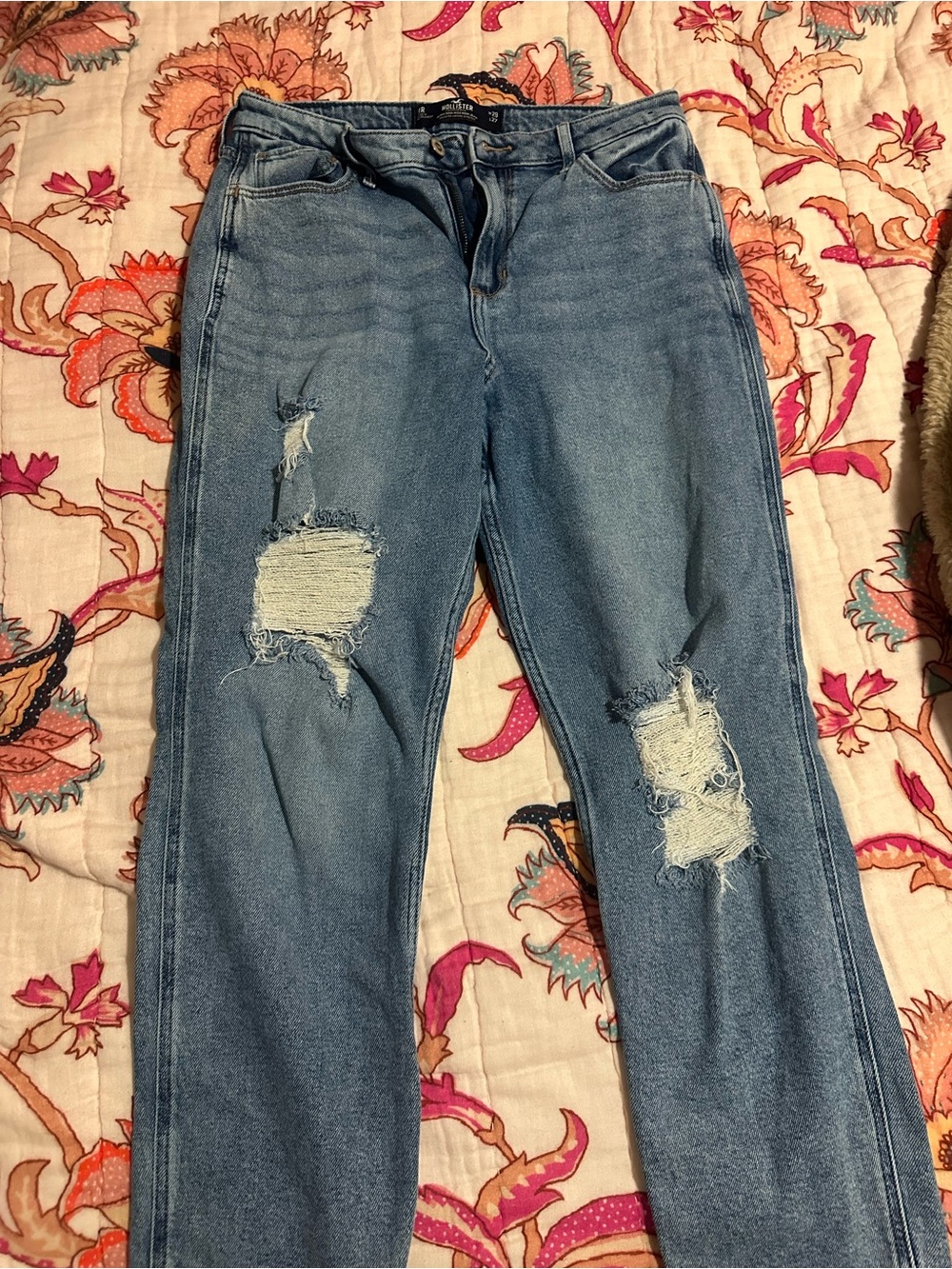 Hollister ultra high rise mom Jean size 9R